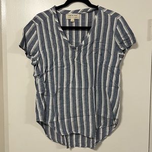 NEW || Striped Women’s V-Neck Top